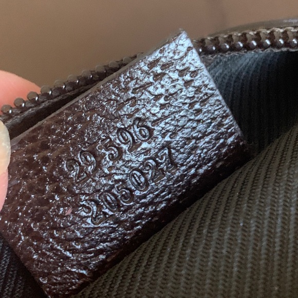 GUCCI Monogram Small Cosmetic Case - Picture 5 of 8